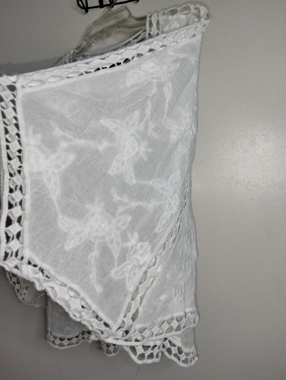LIV Los Angeles (Size M) White Cotton Floral Embroidered Front Cocoon Cardigan - Picture 4 of 11
